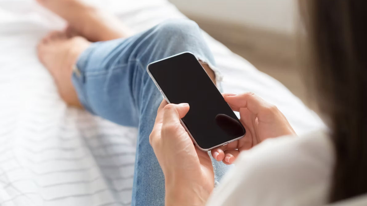 “Why do I Keep Ghosting People?” Here’s How to Break the Habit and Stay Connected.